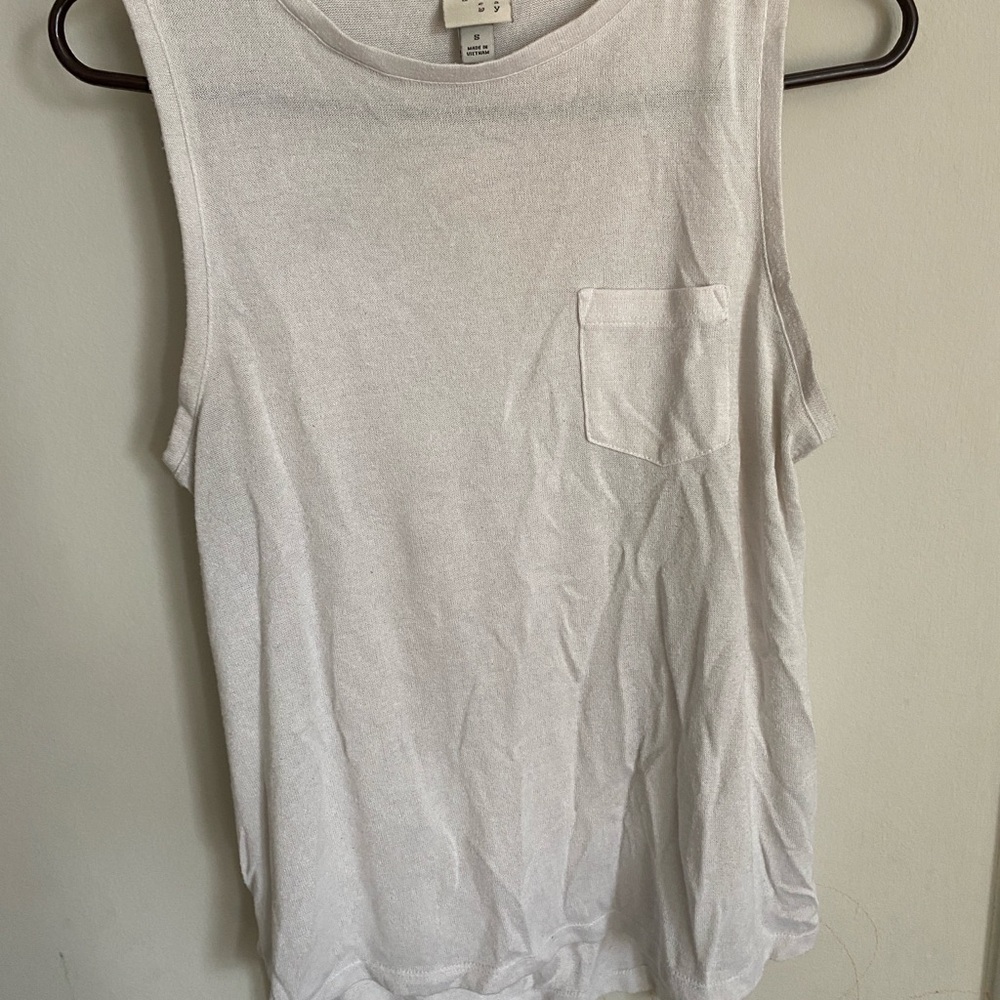 Casual White Sleeveless Muscle Tee